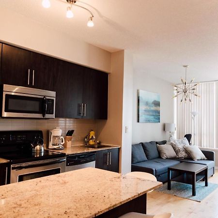 Sarkar Suites - Maple Leaf Square Toronto Dış mekan fotoğraf