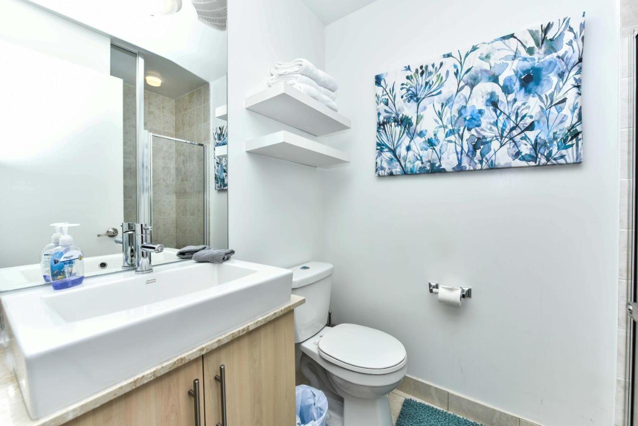 Sarkar Suites - Maple Leaf Square Toronto Dış mekan fotoğraf