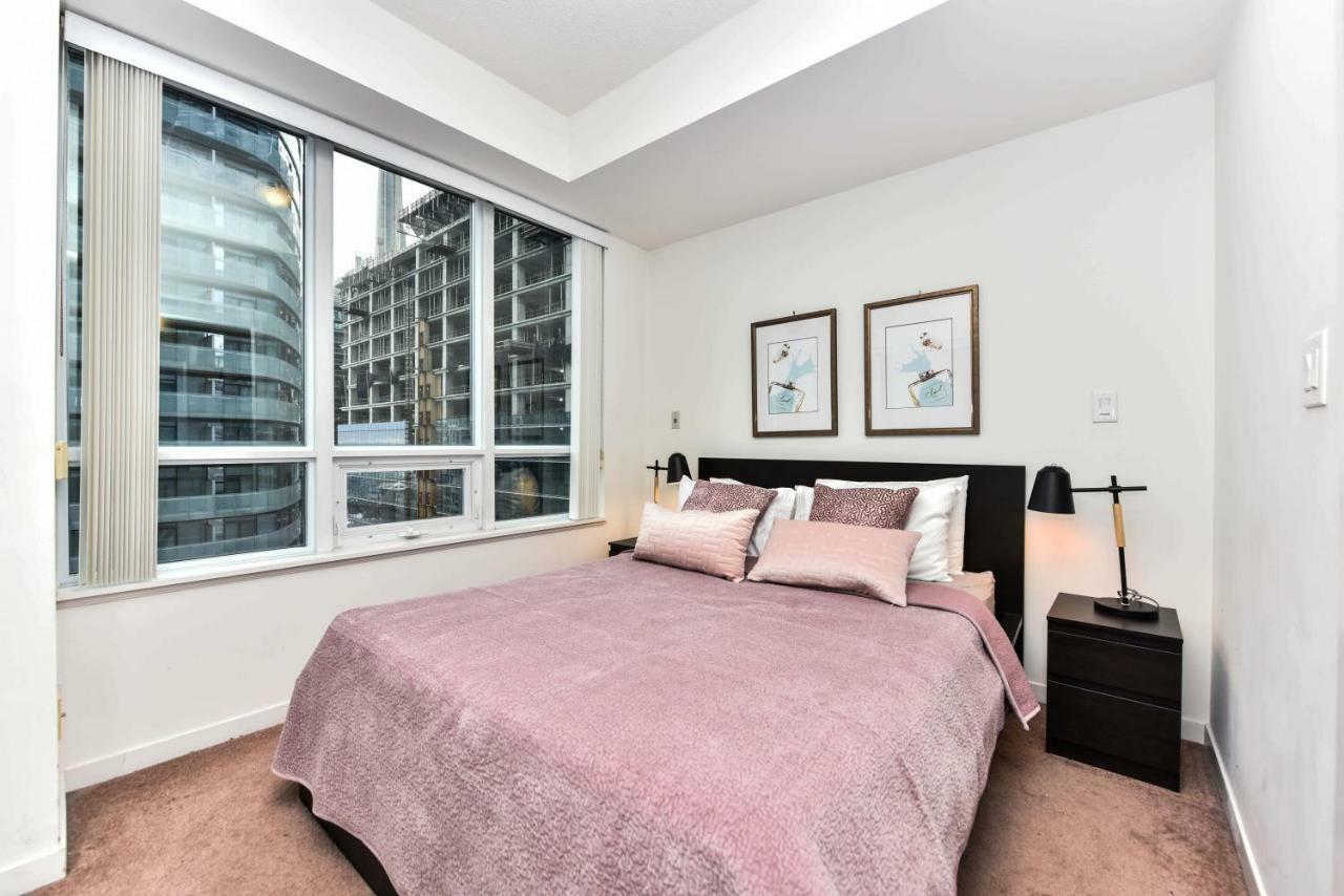 Sarkar Suites - Maple Leaf Square Toronto Dış mekan fotoğraf