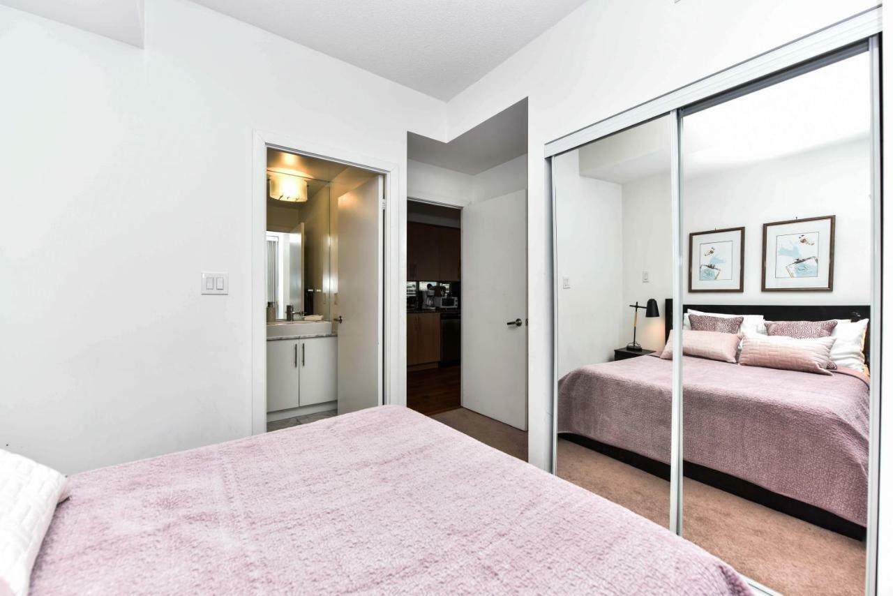 Sarkar Suites - Maple Leaf Square Toronto Dış mekan fotoğraf
