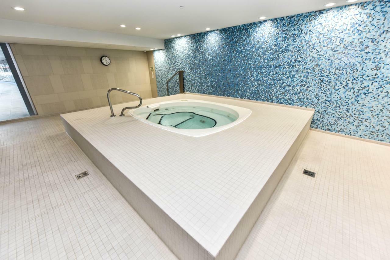 Sarkar Suites - Maple Leaf Square Toronto Dış mekan fotoğraf