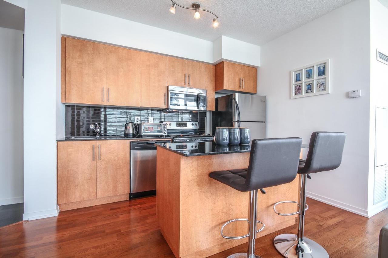 Sarkar Suites - Maple Leaf Square Toronto Dış mekan fotoğraf