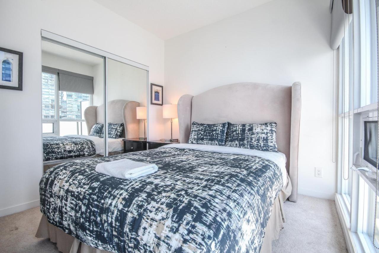 Sarkar Suites - Maple Leaf Square Toronto Dış mekan fotoğraf