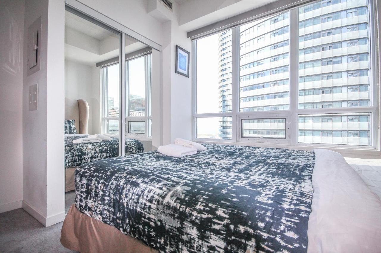 Sarkar Suites - Maple Leaf Square Toronto Dış mekan fotoğraf