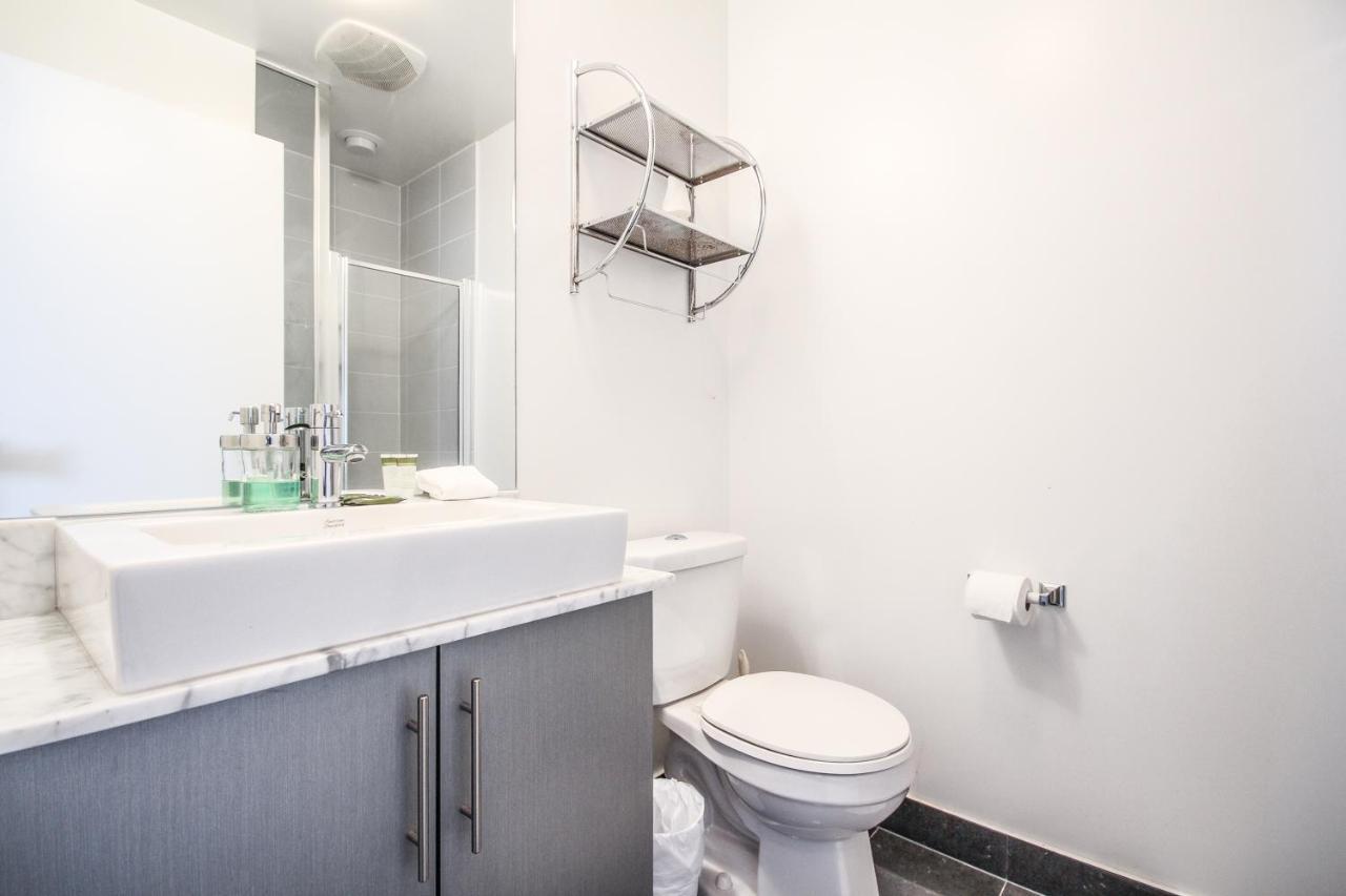 Sarkar Suites - Maple Leaf Square Toronto Dış mekan fotoğraf