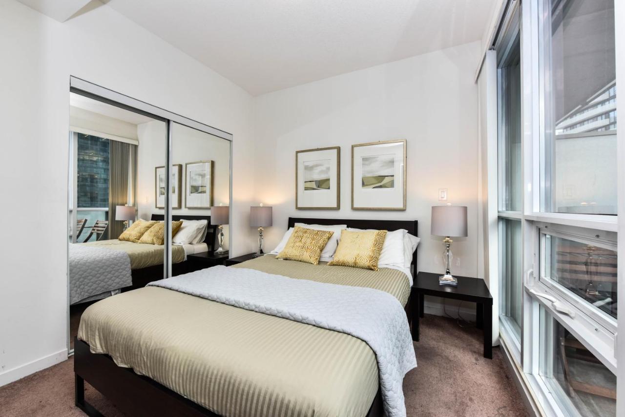 Sarkar Suites - Maple Leaf Square Toronto Dış mekan fotoğraf
