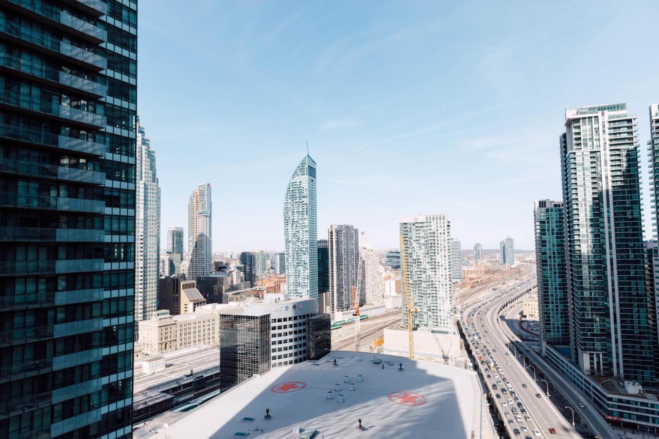 Sarkar Suites - Maple Leaf Square Toronto Dış mekan fotoğraf